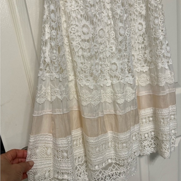 New / beautiful lace dress - Picture 3 of 7